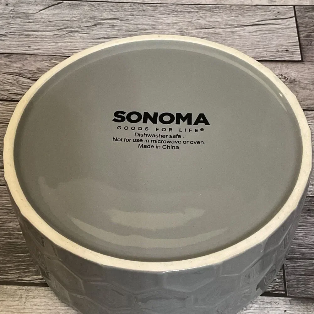 Sonoma Good For Life Honeycomb Design Ceramic Dog Bowl.6” x 3”.EUC